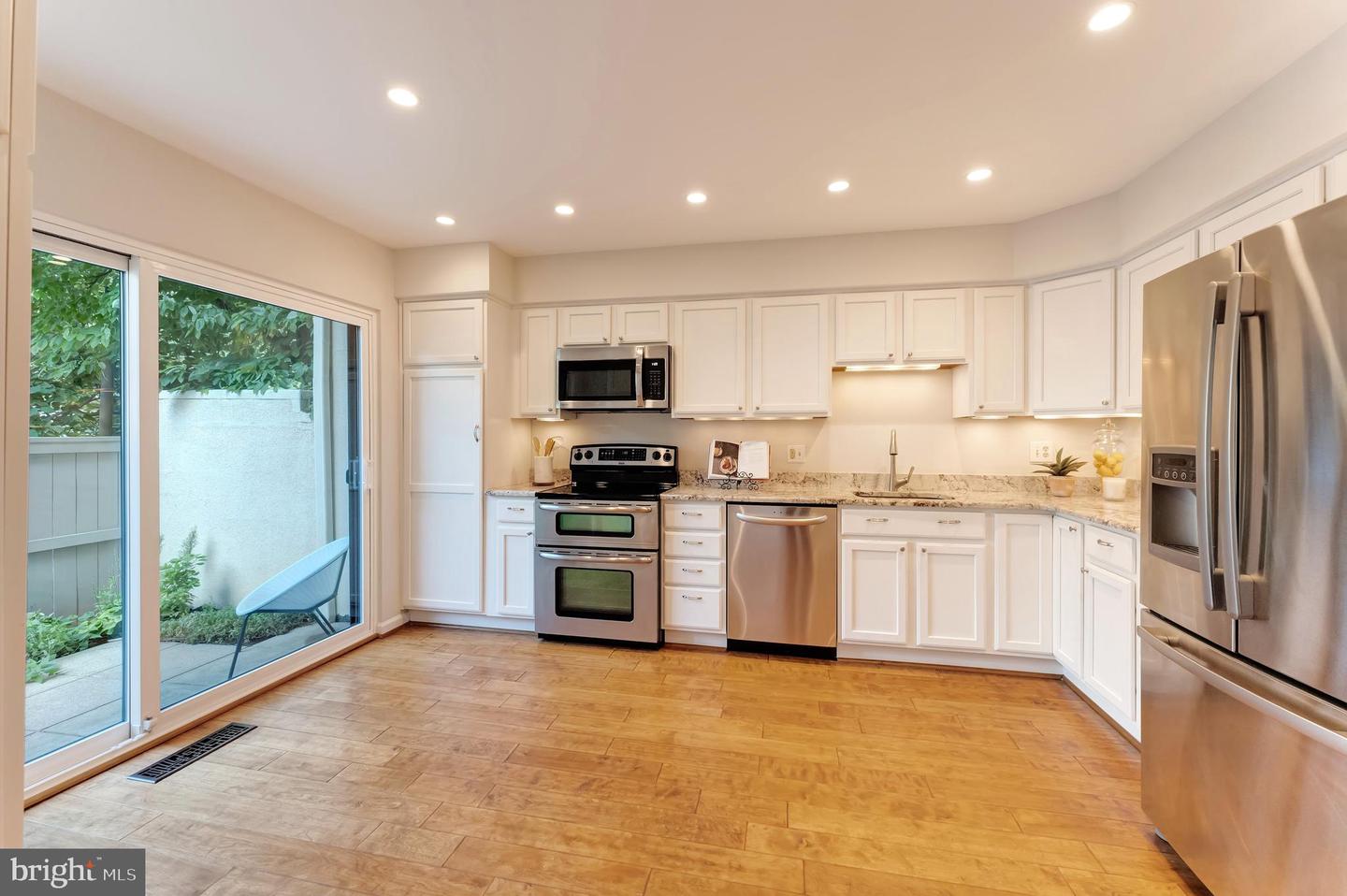11637 Newbridge Ct