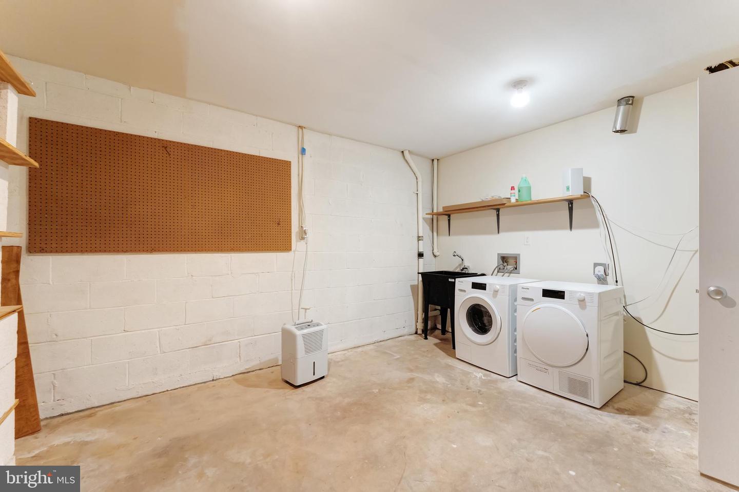 11637 Newbridge Ct