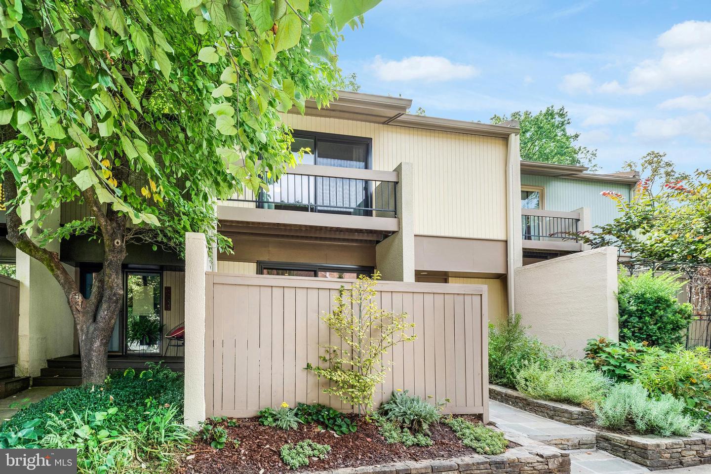 11637 Newbridge Ct