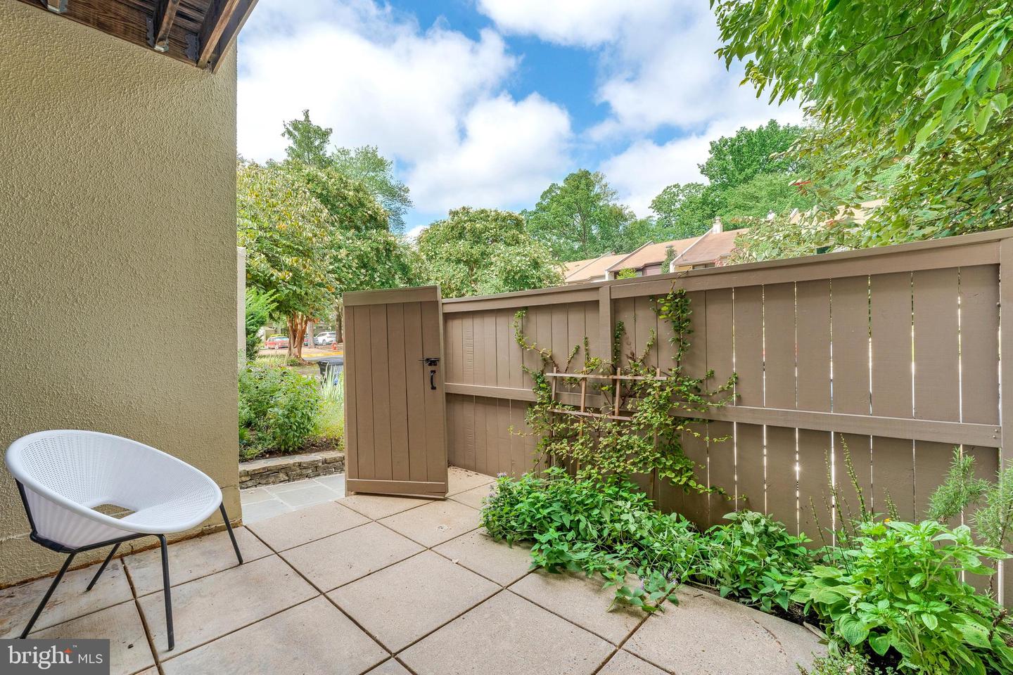 11637 Newbridge Ct