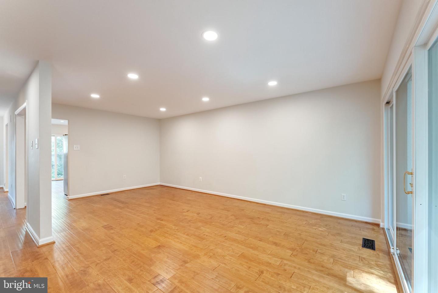 11637 Newbridge Ct