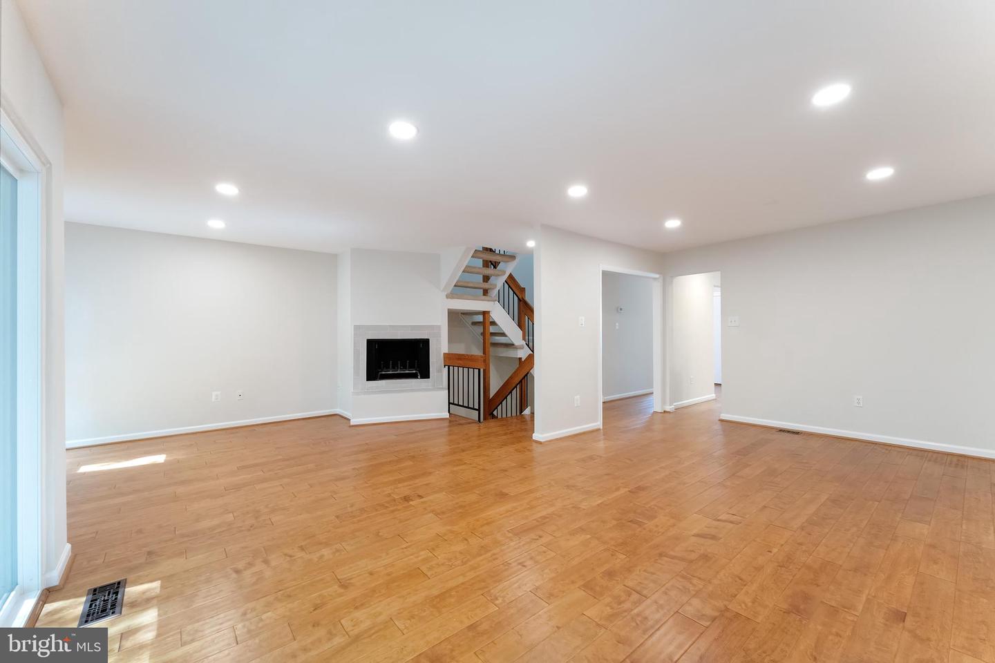 11637 Newbridge Ct