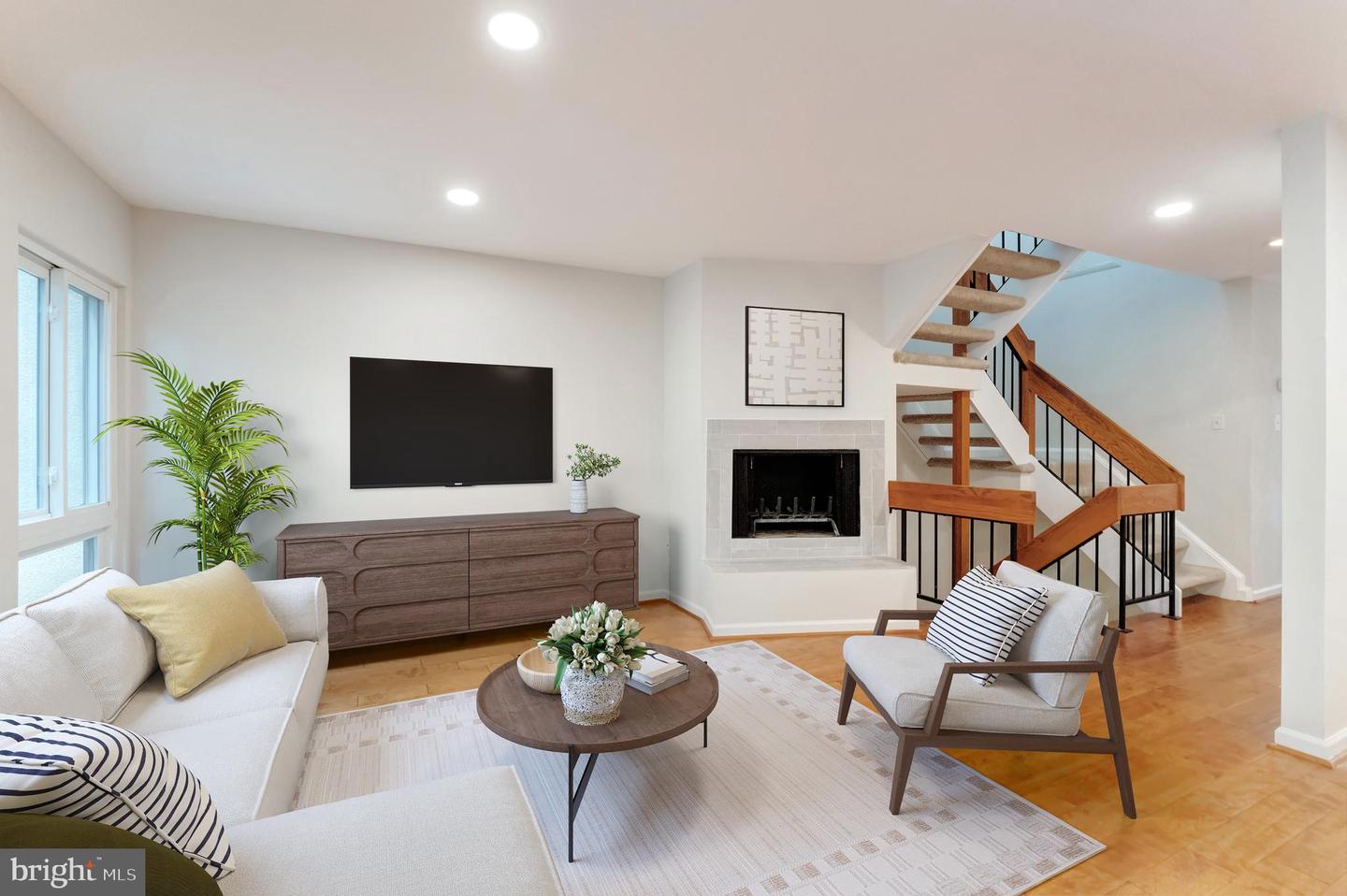 11637 Newbridge Ct