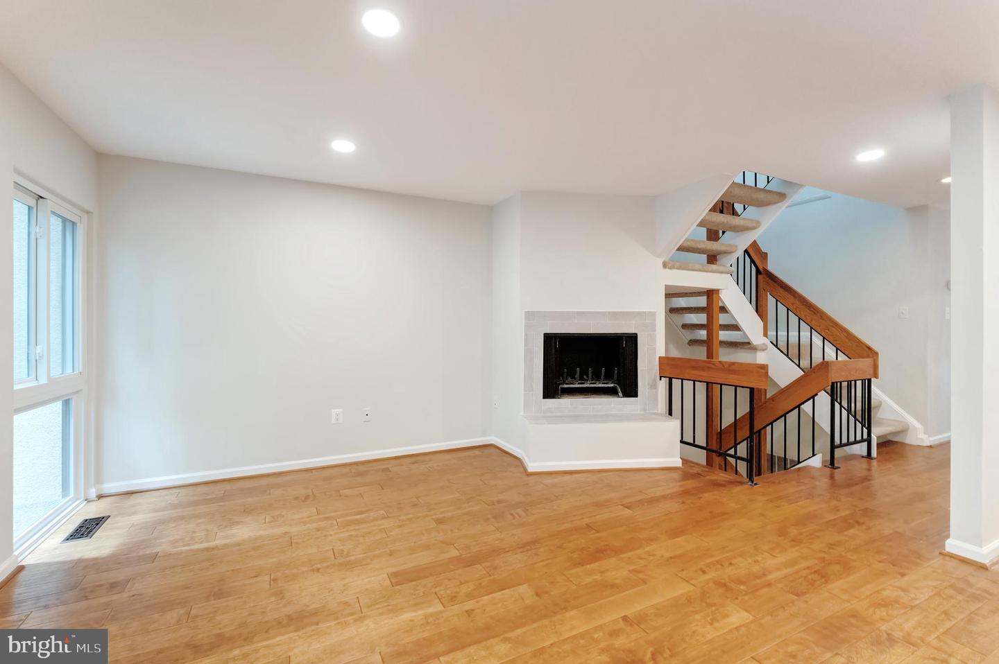 11637 Newbridge Ct