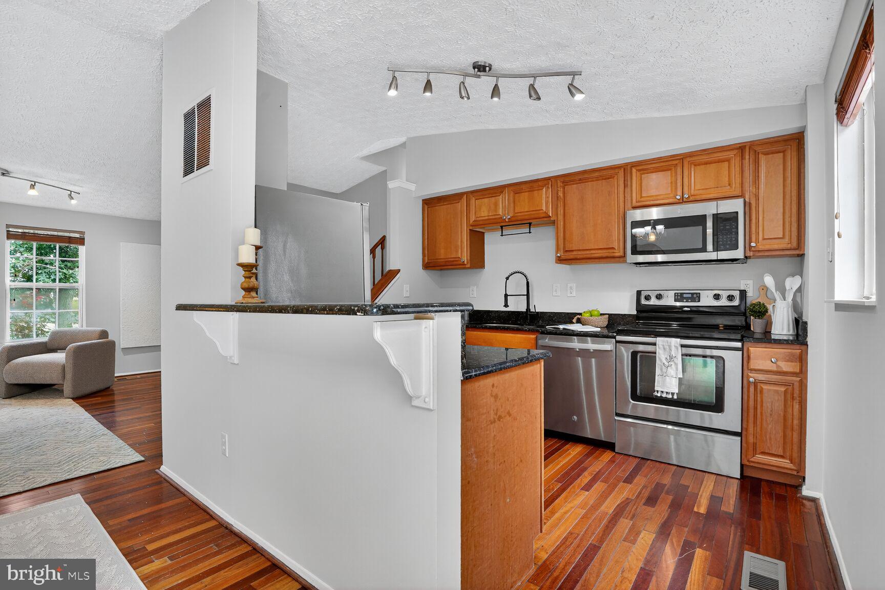 8763 COLD PLAIN COURT