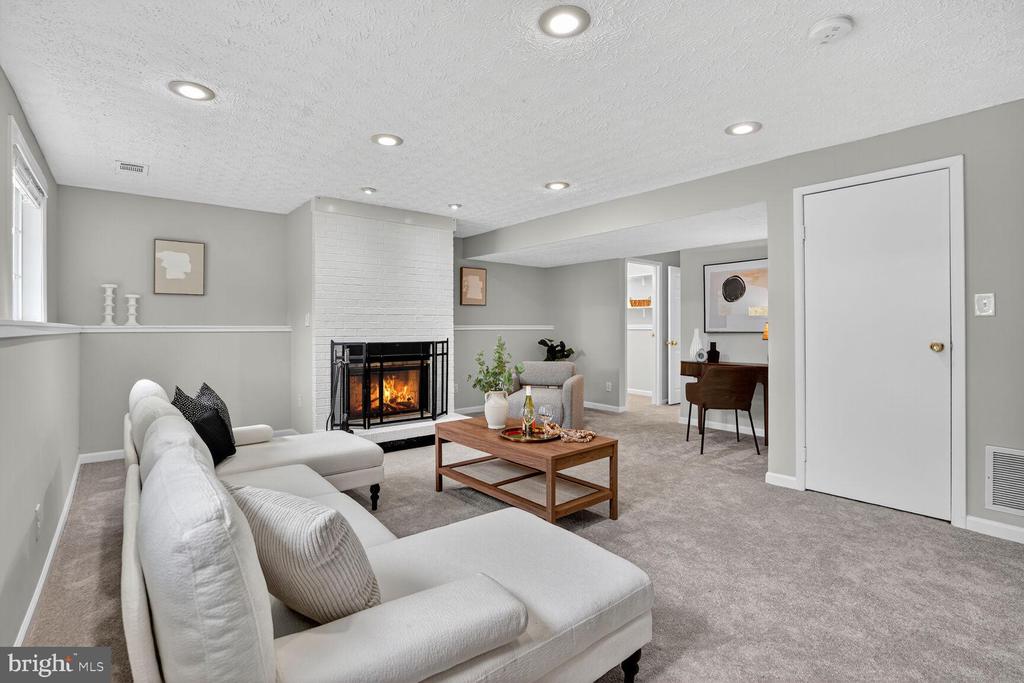 8763 COLD PLAIN COURT