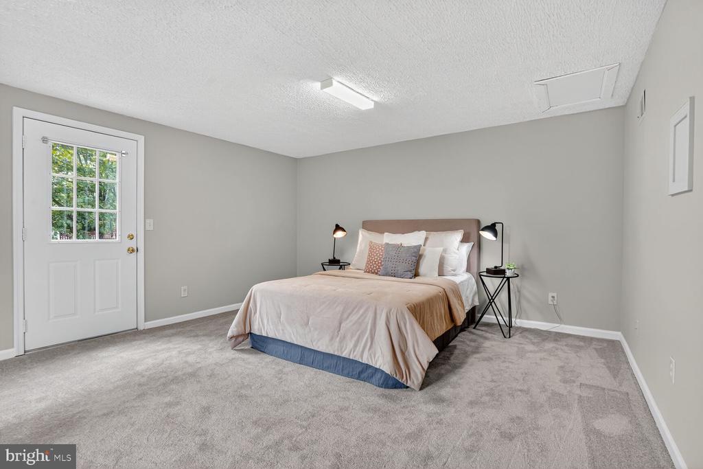 8763 COLD PLAIN COURT