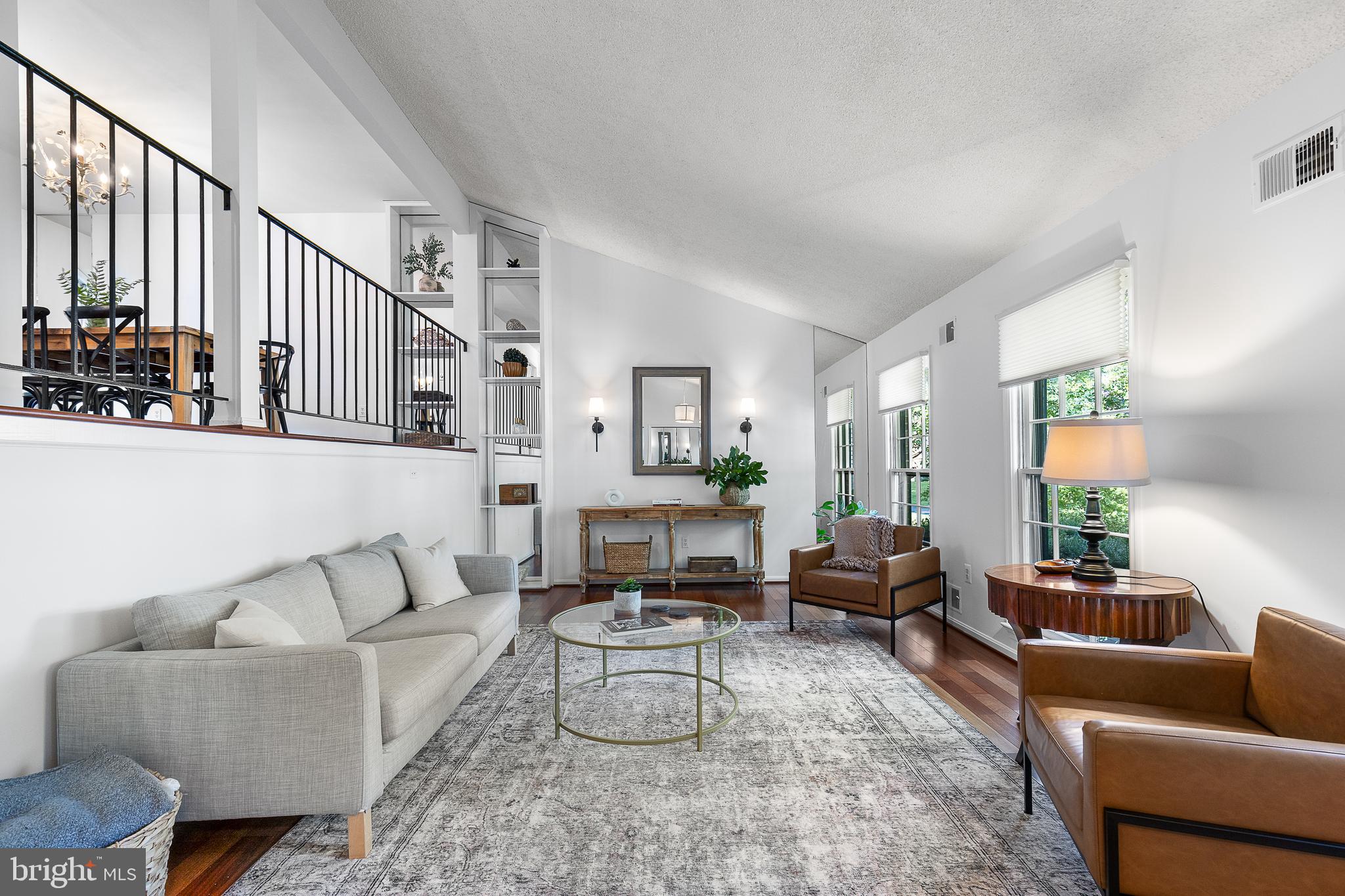 6237 Wilmette Dr