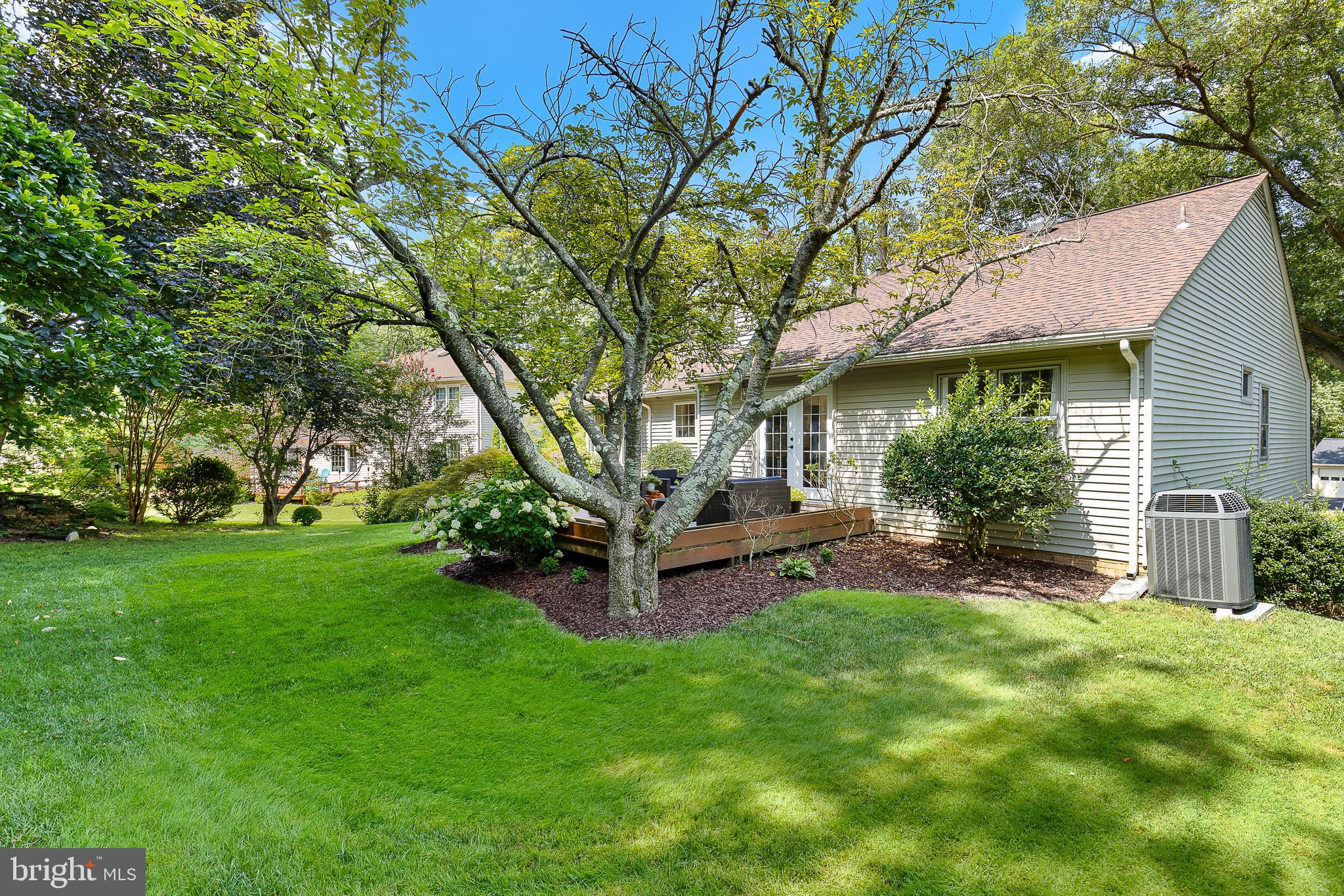 6237 Wilmette Dr