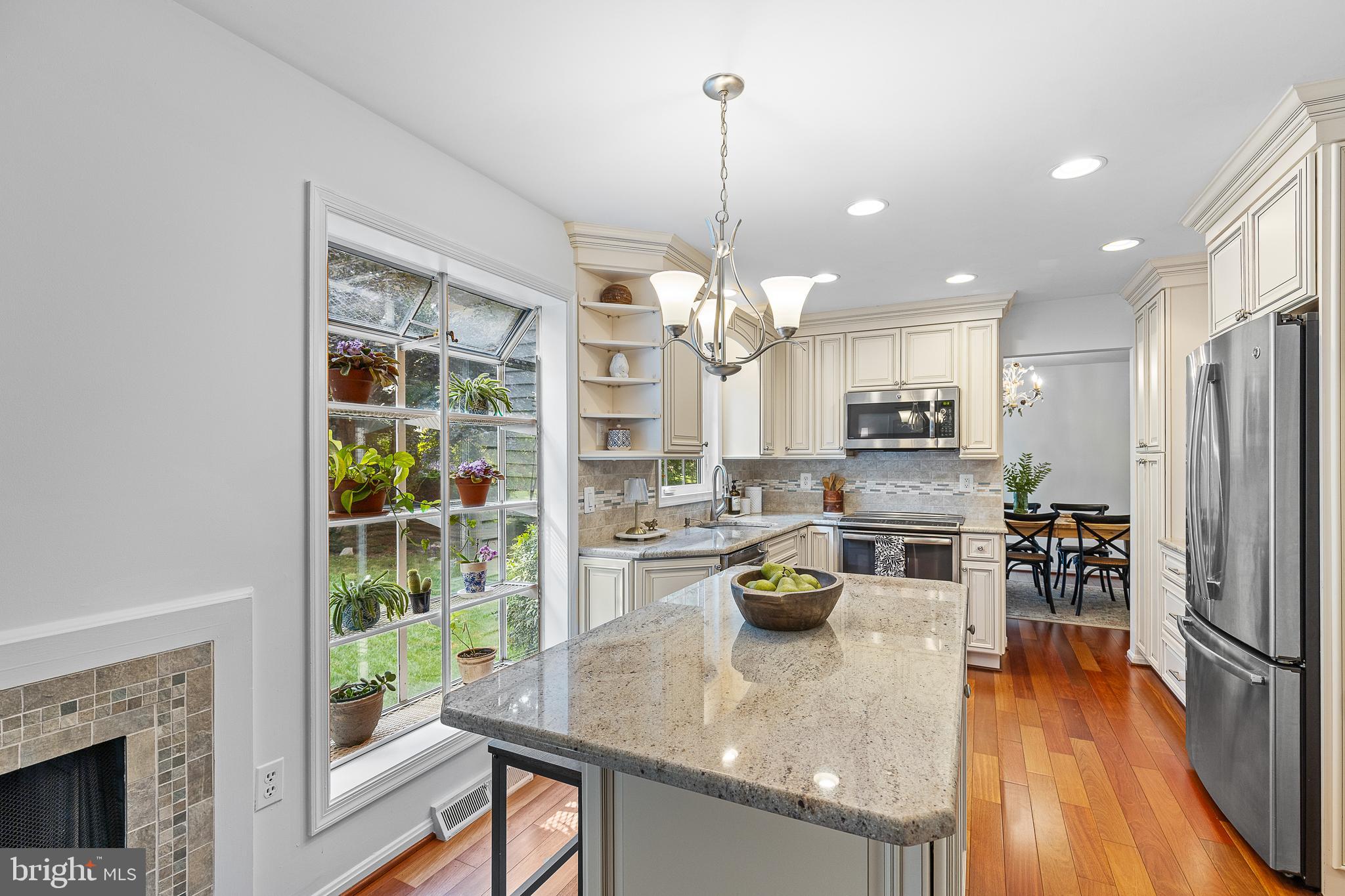 6237 Wilmette Dr
