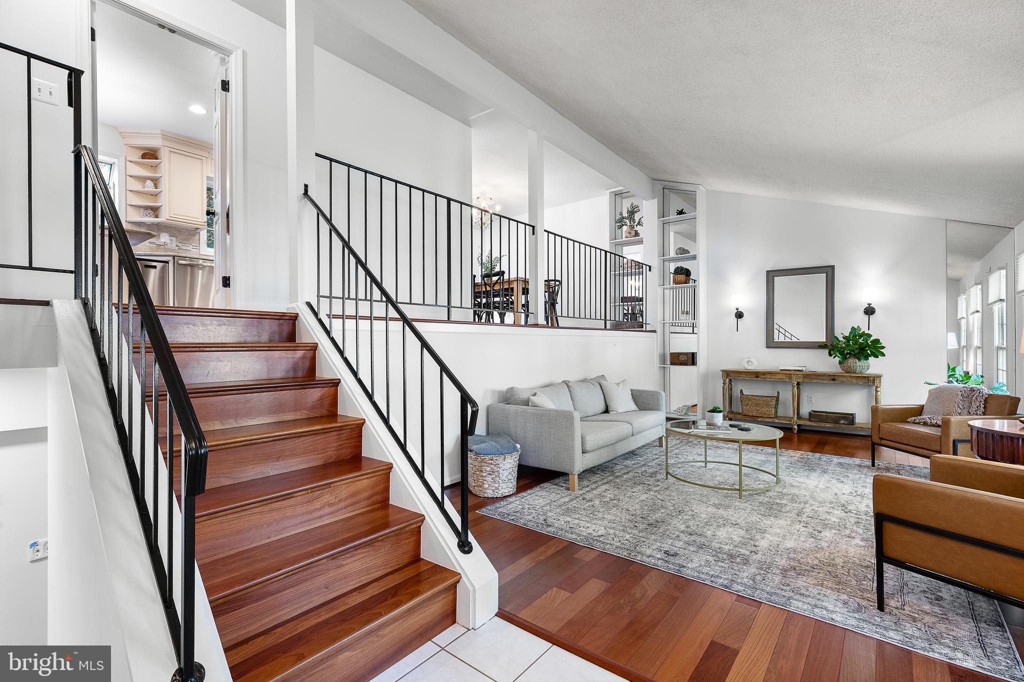 6237 Wilmette Dr