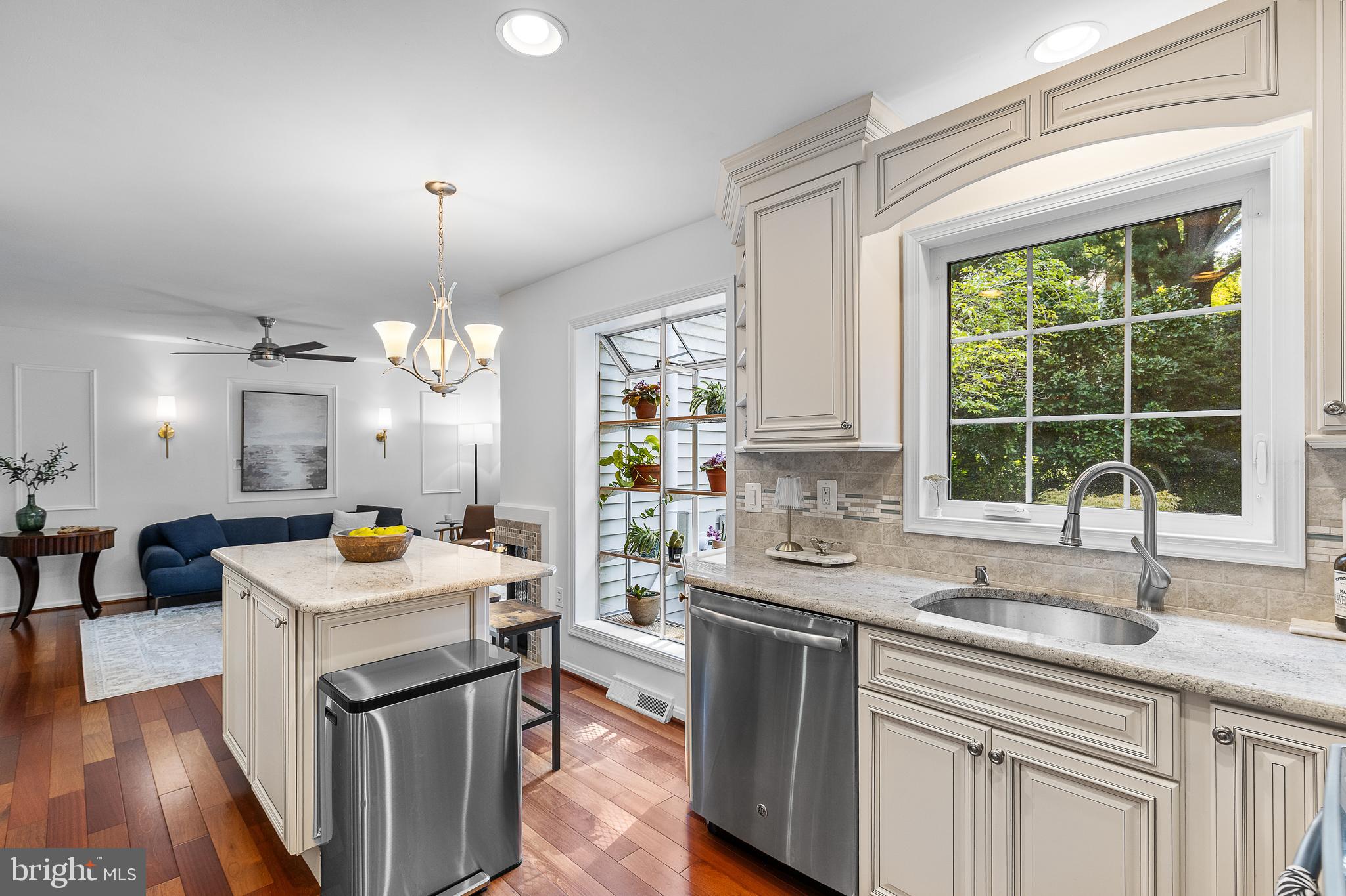 6237 Wilmette Dr