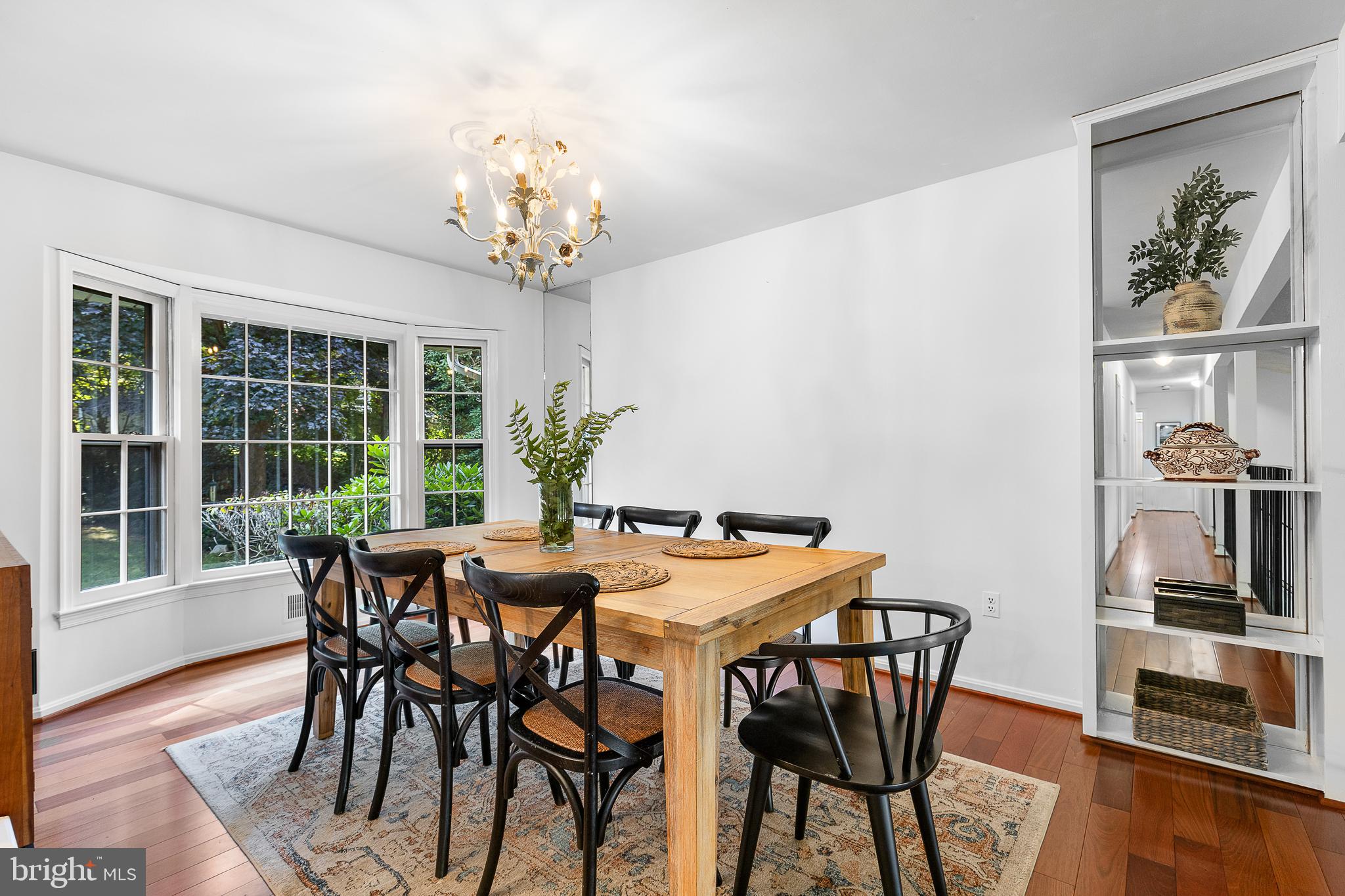 6237 Wilmette Dr