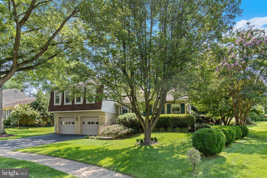 6237 Wilmette Dr