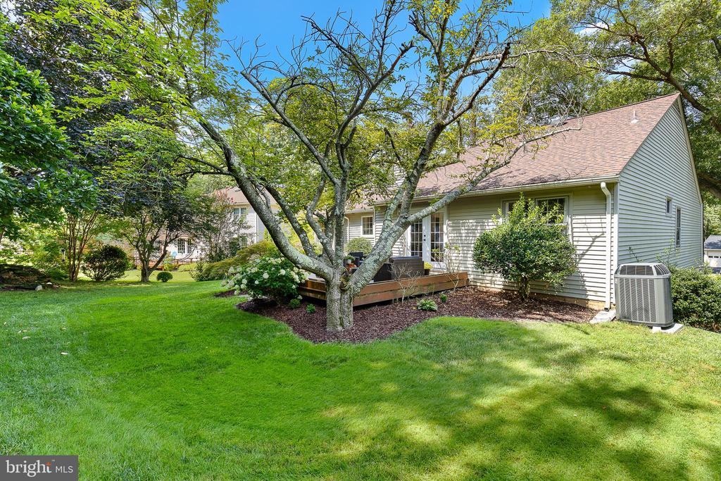 6237 Wilmette Dr