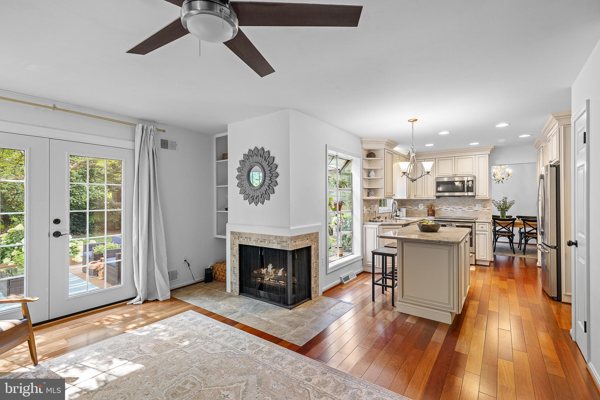 6237 Wilmette Dr