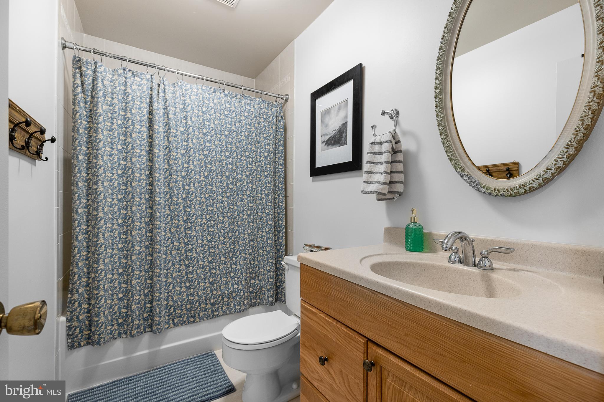 6237 Wilmette Dr