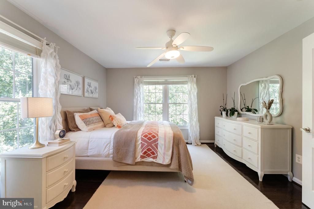 1305 NEWKIRK COURT