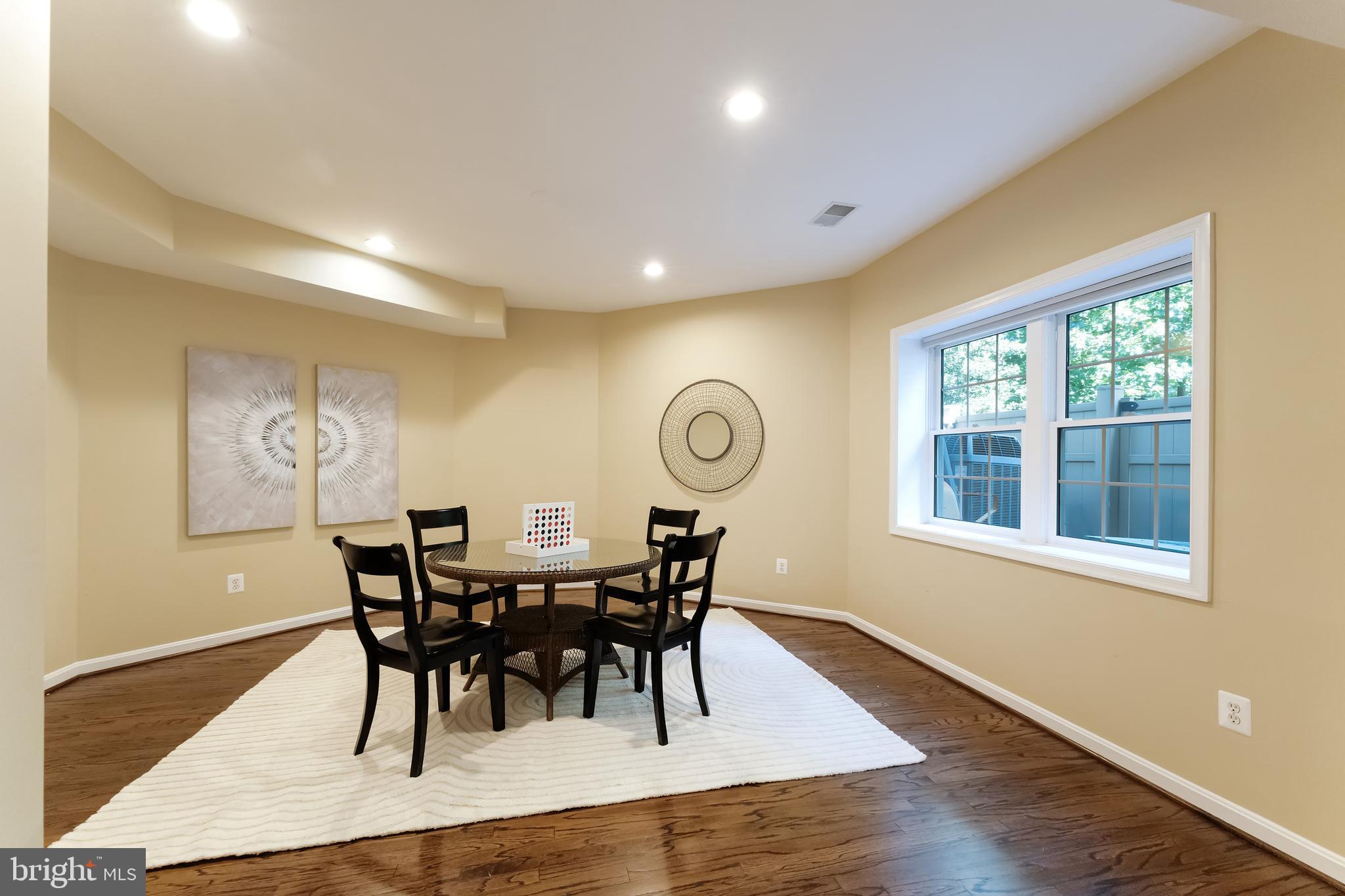 1305 NEWKIRK COURT