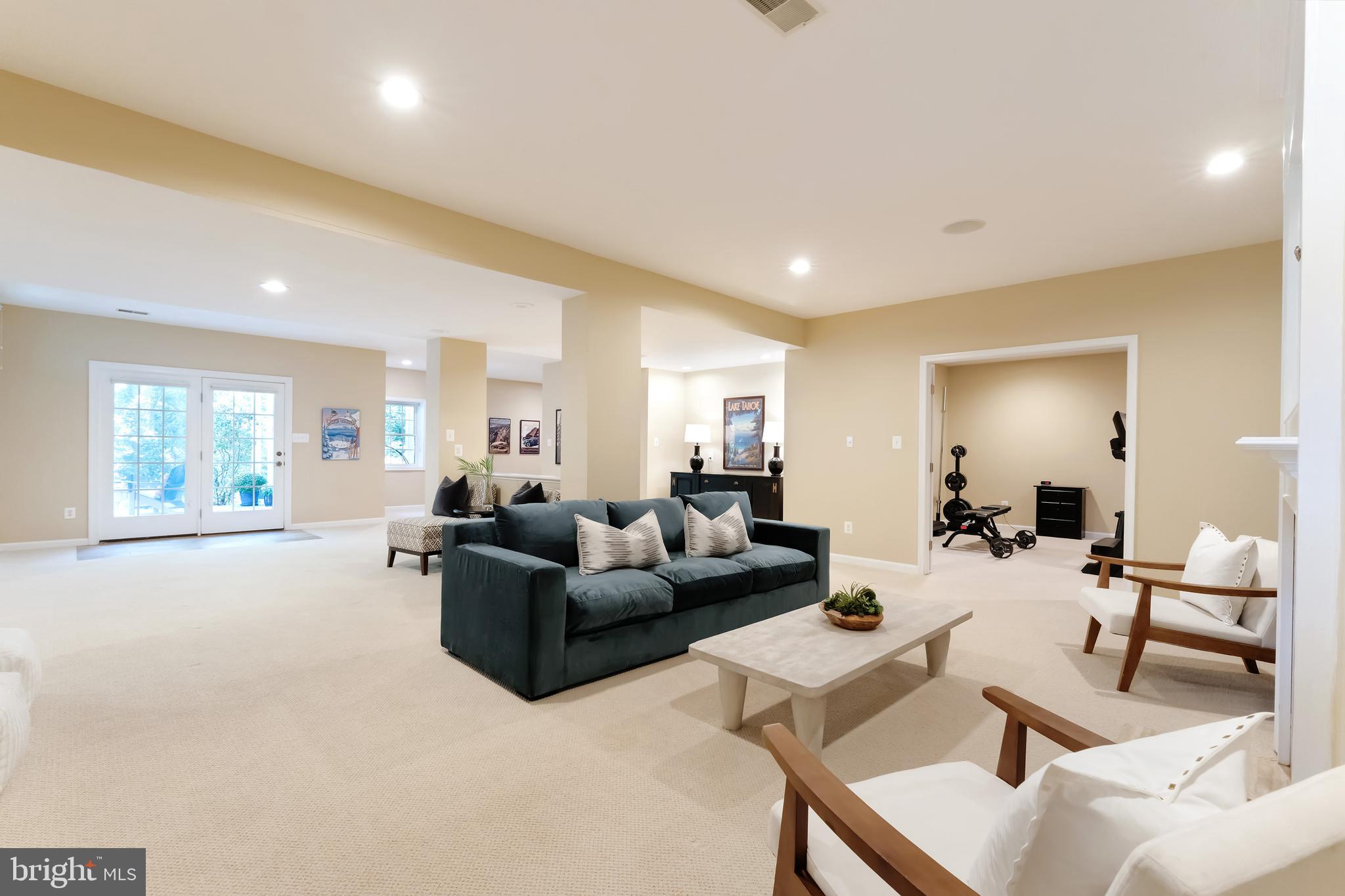1305 NEWKIRK COURT