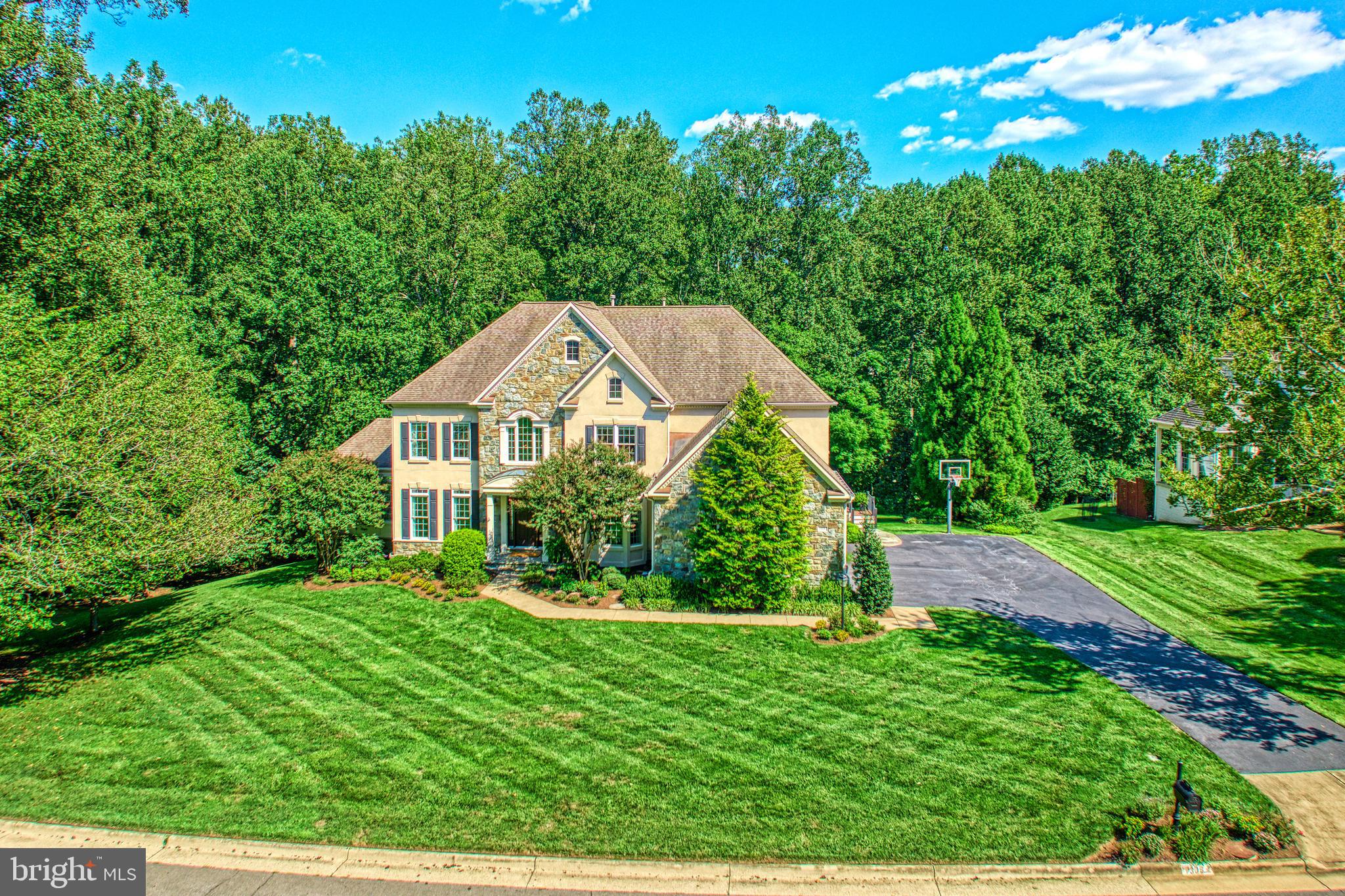 1305 NEWKIRK COURT