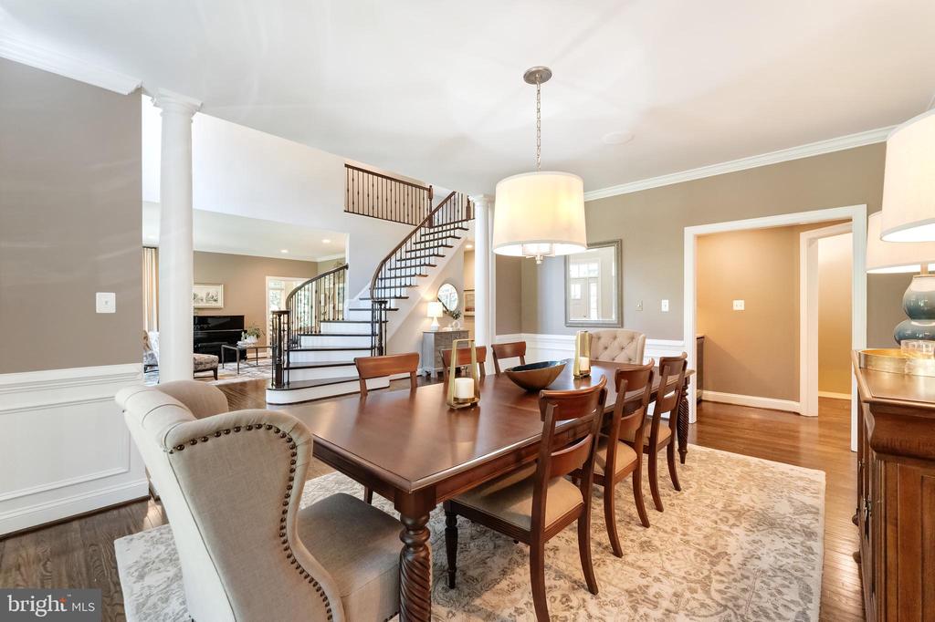 1305 NEWKIRK COURT
