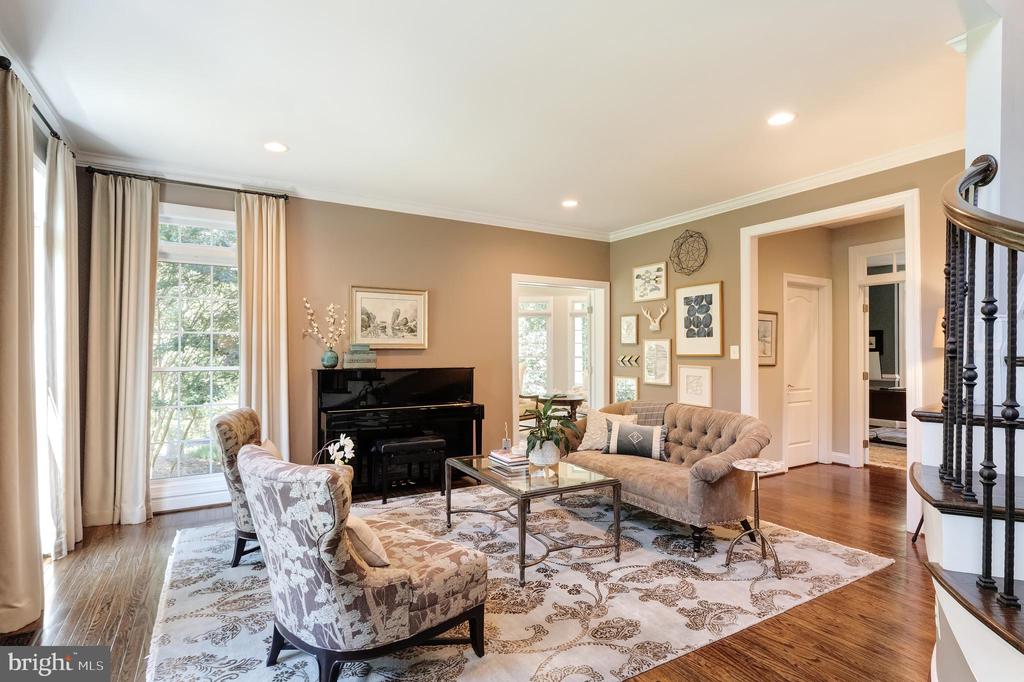 1305 NEWKIRK COURT