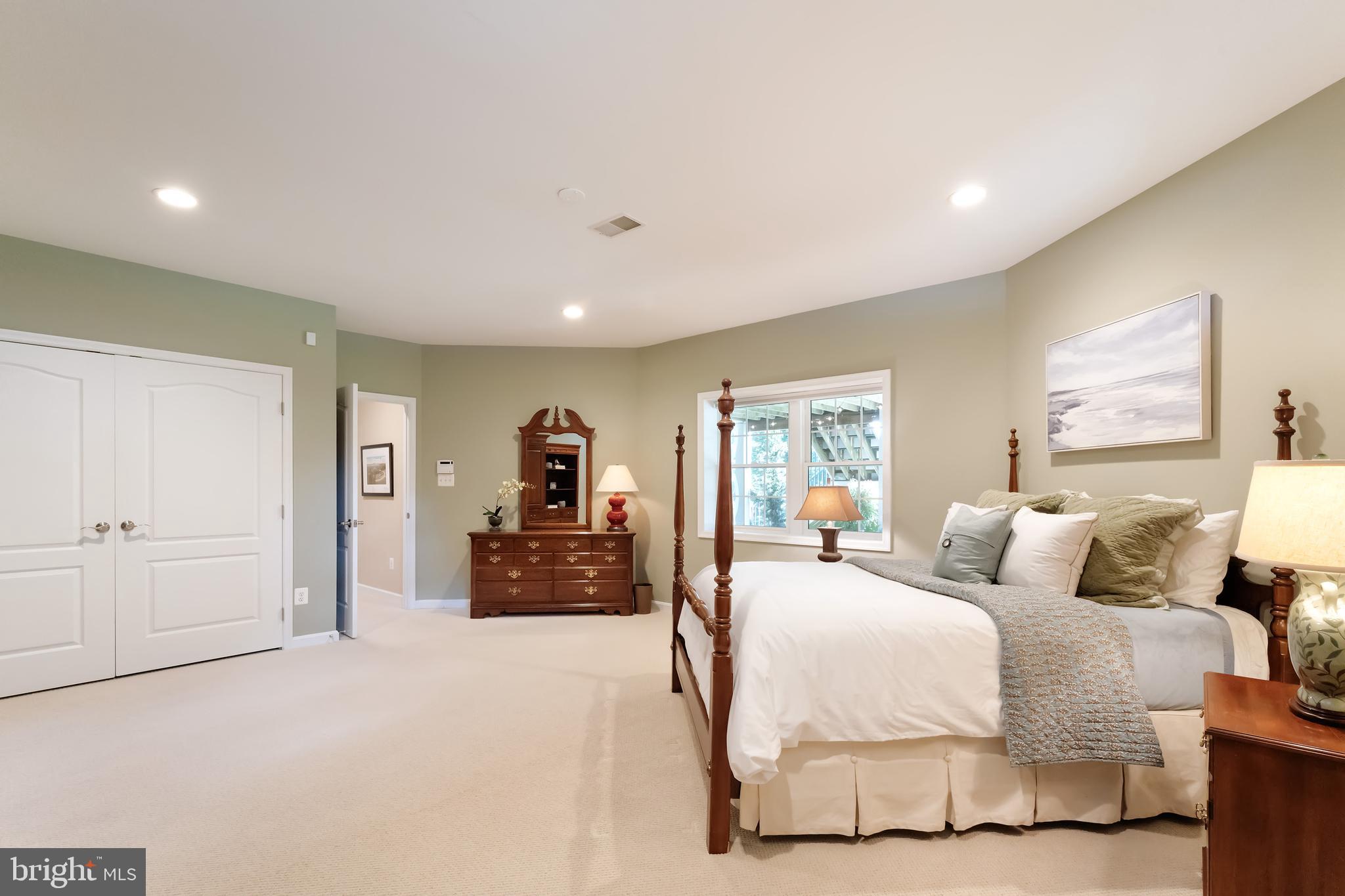 1305 NEWKIRK COURT