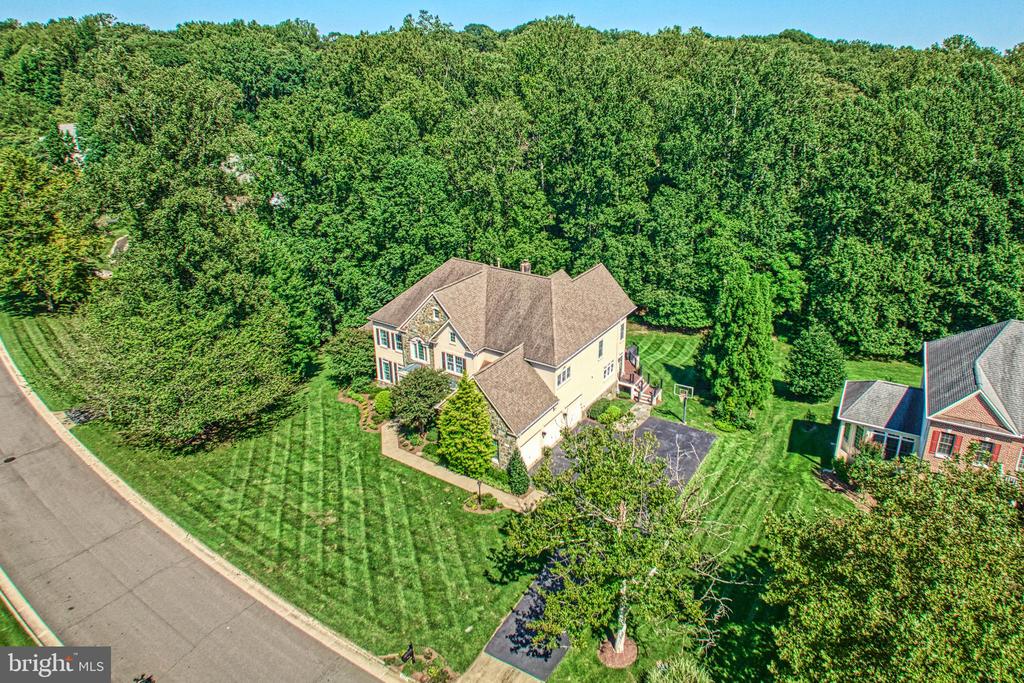 1305 NEWKIRK COURT
