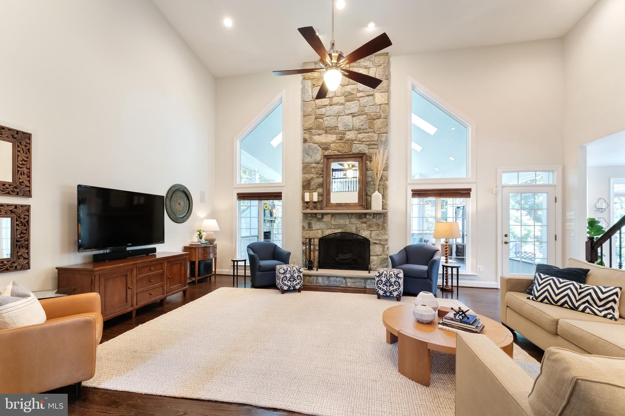 1305 NEWKIRK COURT