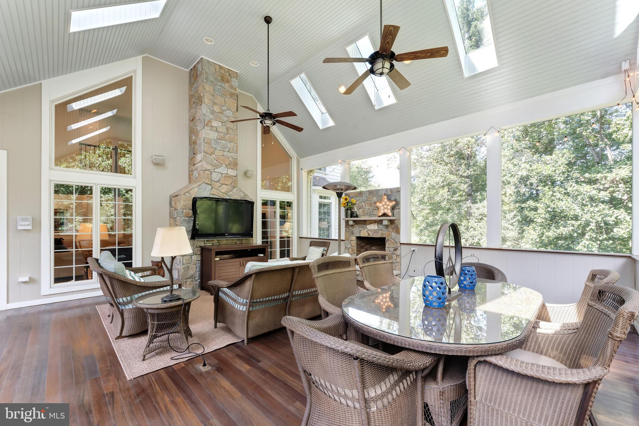 1305 NEWKIRK COURT