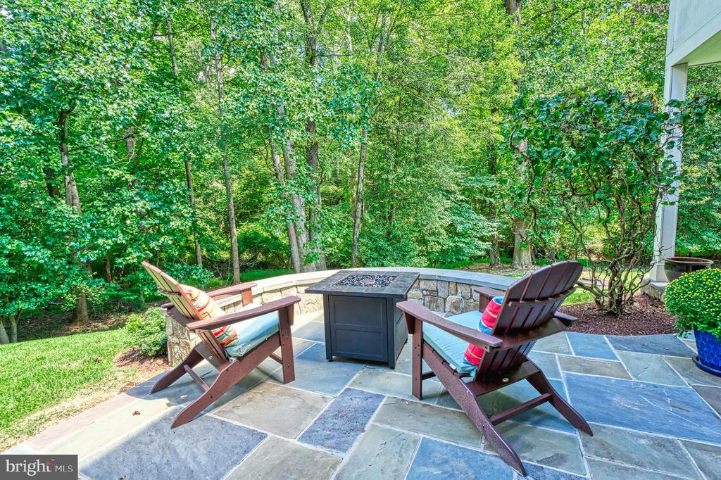 1305 NEWKIRK COURT