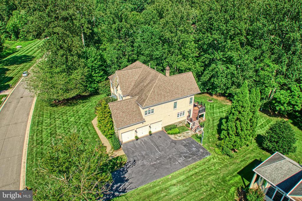 1305 NEWKIRK COURT