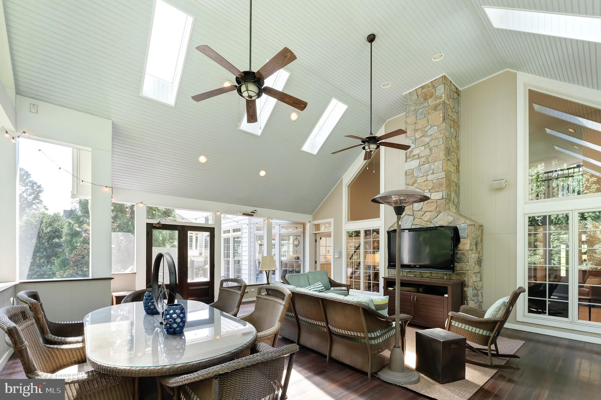 1305 NEWKIRK COURT