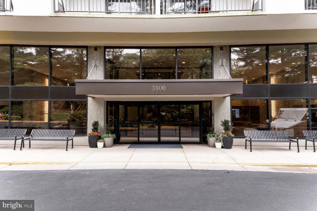3800 Powell Ln #1129