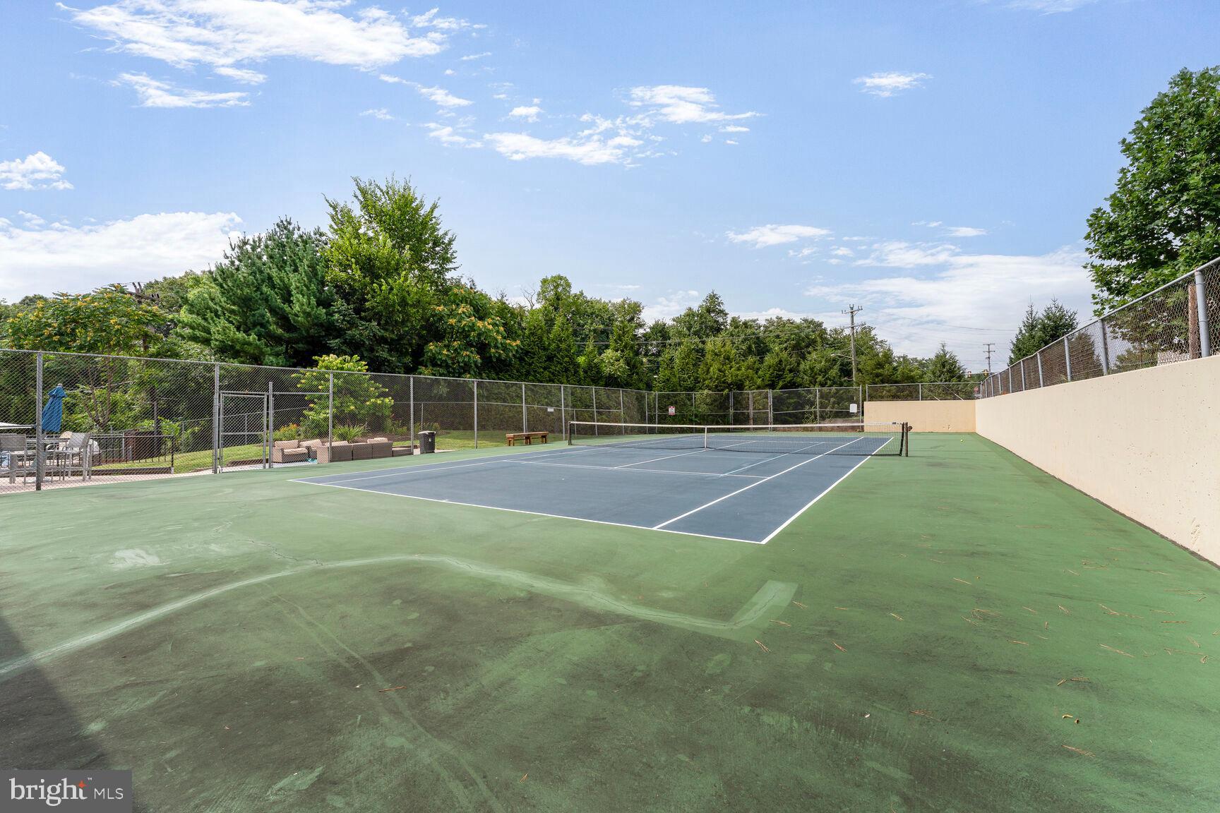 3800 Powell Ln #1129