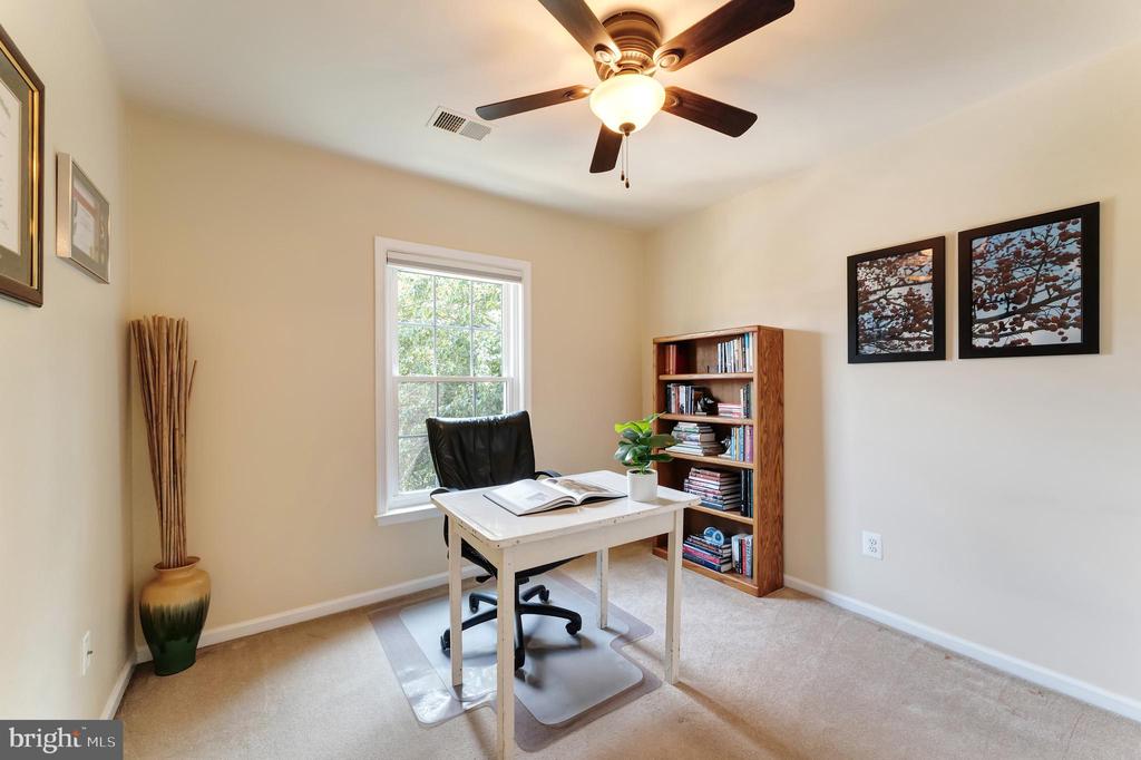 13116 Ashnut Ln