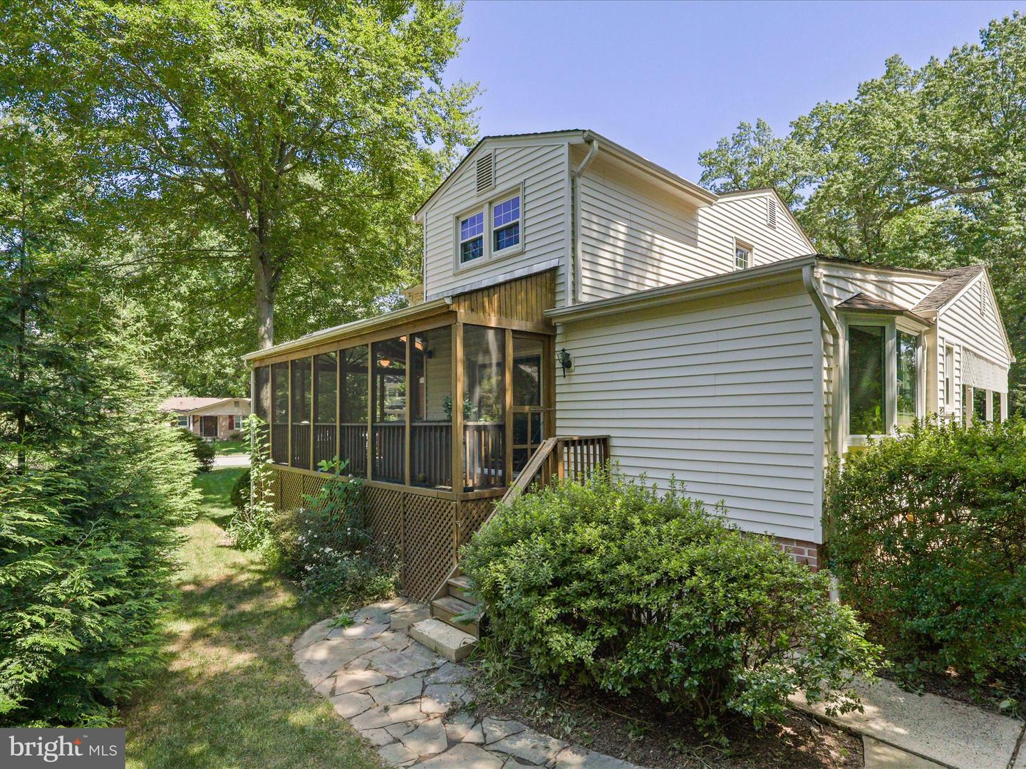 6632 Reynard Dr