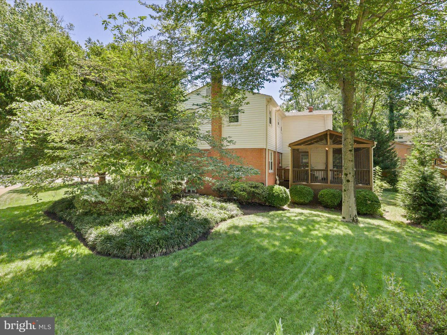 6632 Reynard Dr