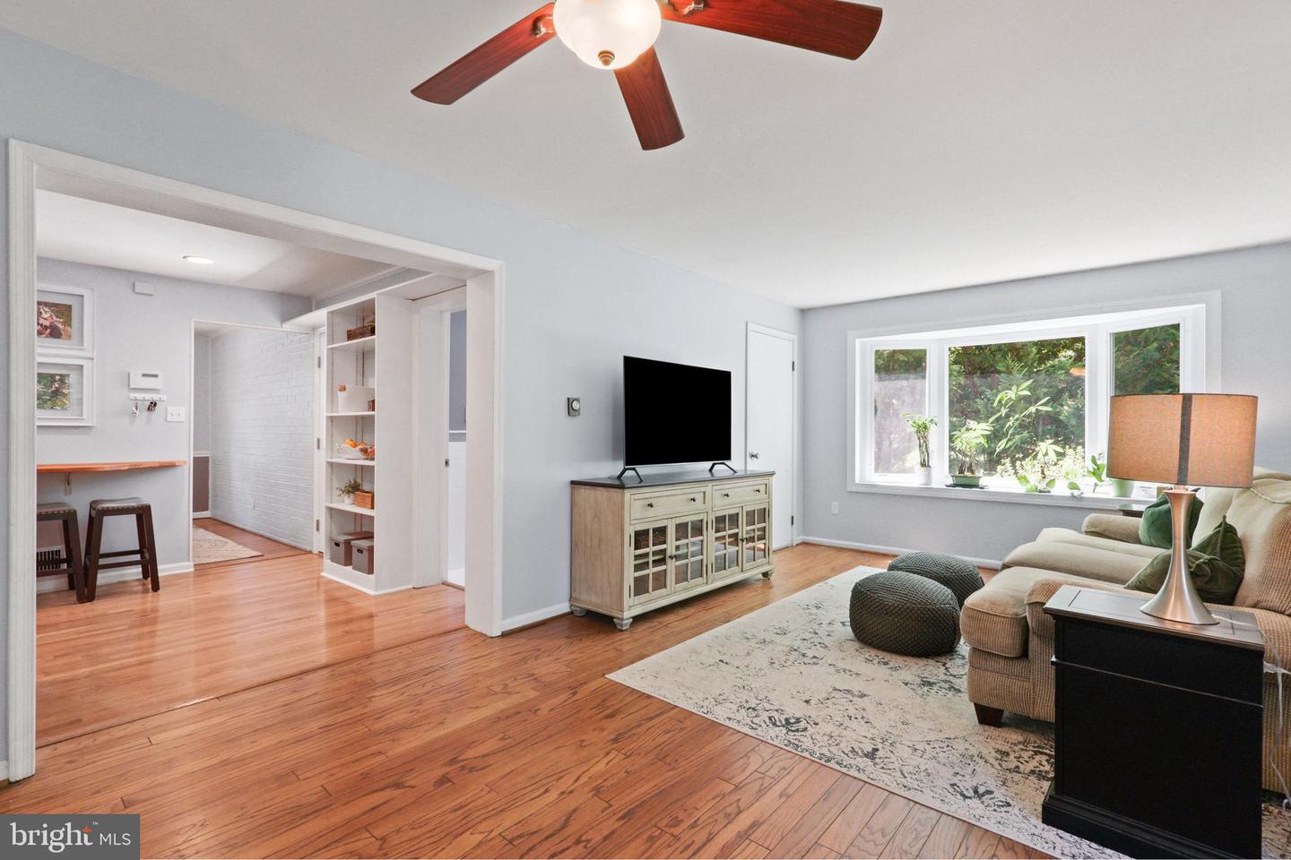 6632 Reynard Dr