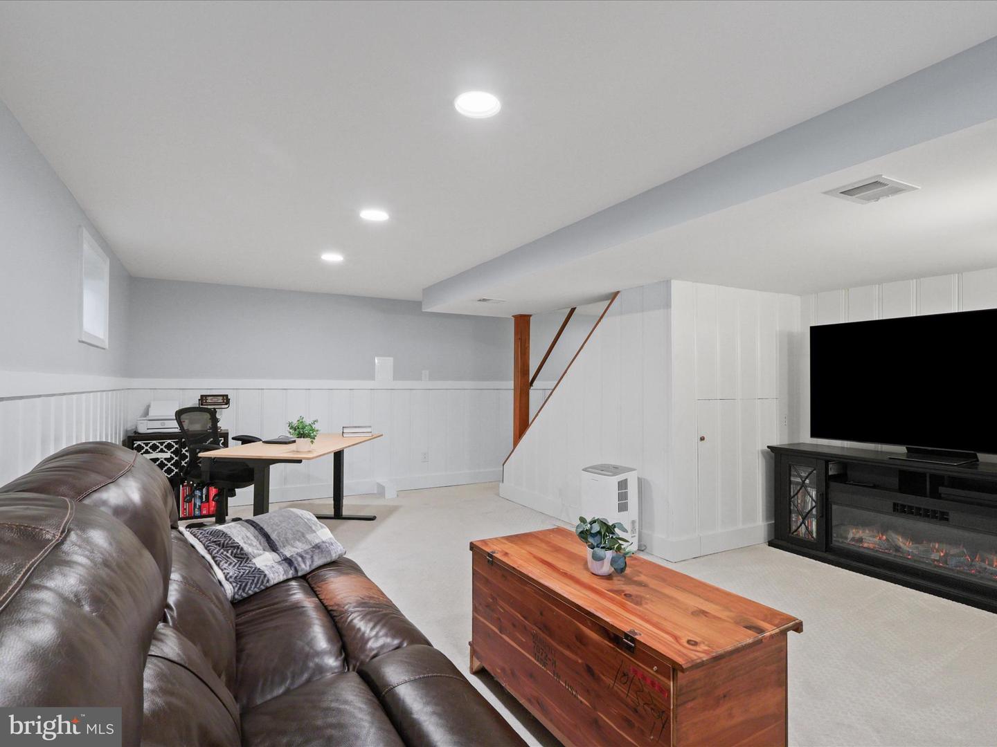 6632 Reynard Dr