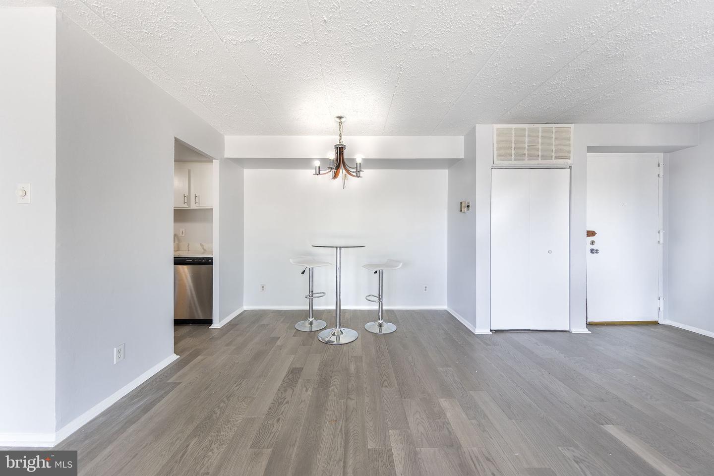 2600 Indian Dr #2b