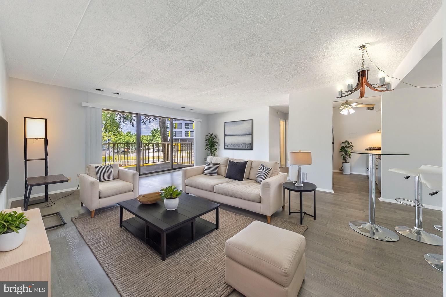 2600 Indian Dr #2b