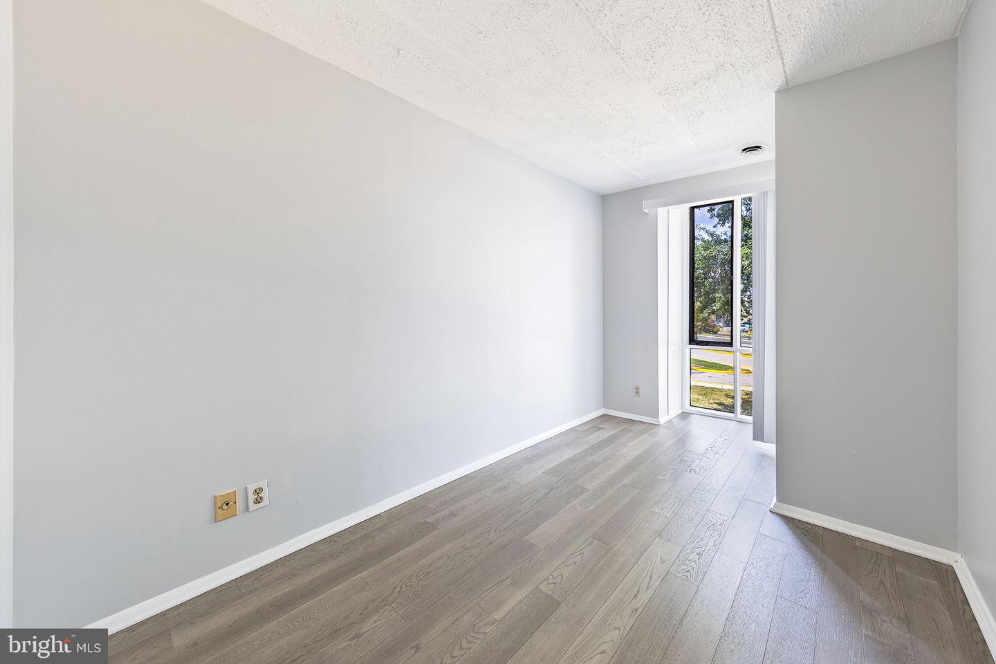 2600 Indian Dr #2b
