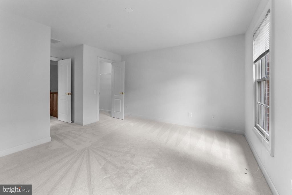 3227 FOXVALE DRIVE