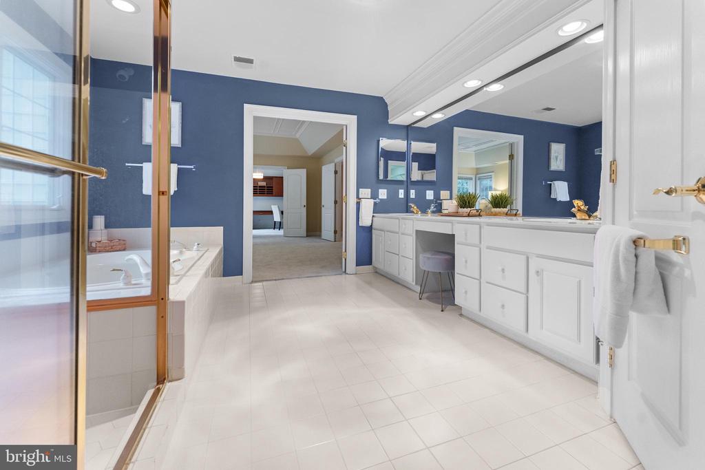 3227 FOXVALE DRIVE