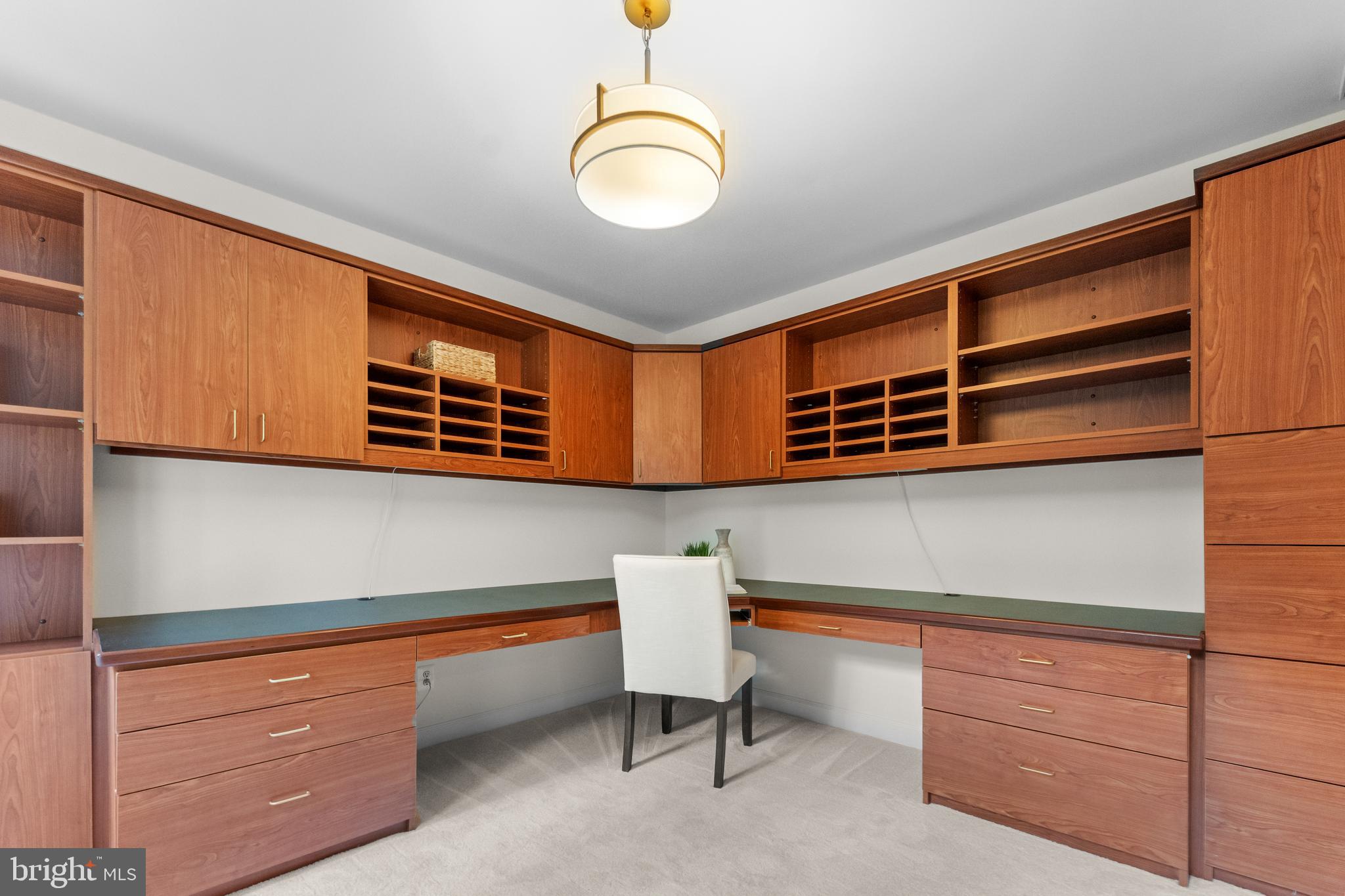 3227 FOXVALE DRIVE