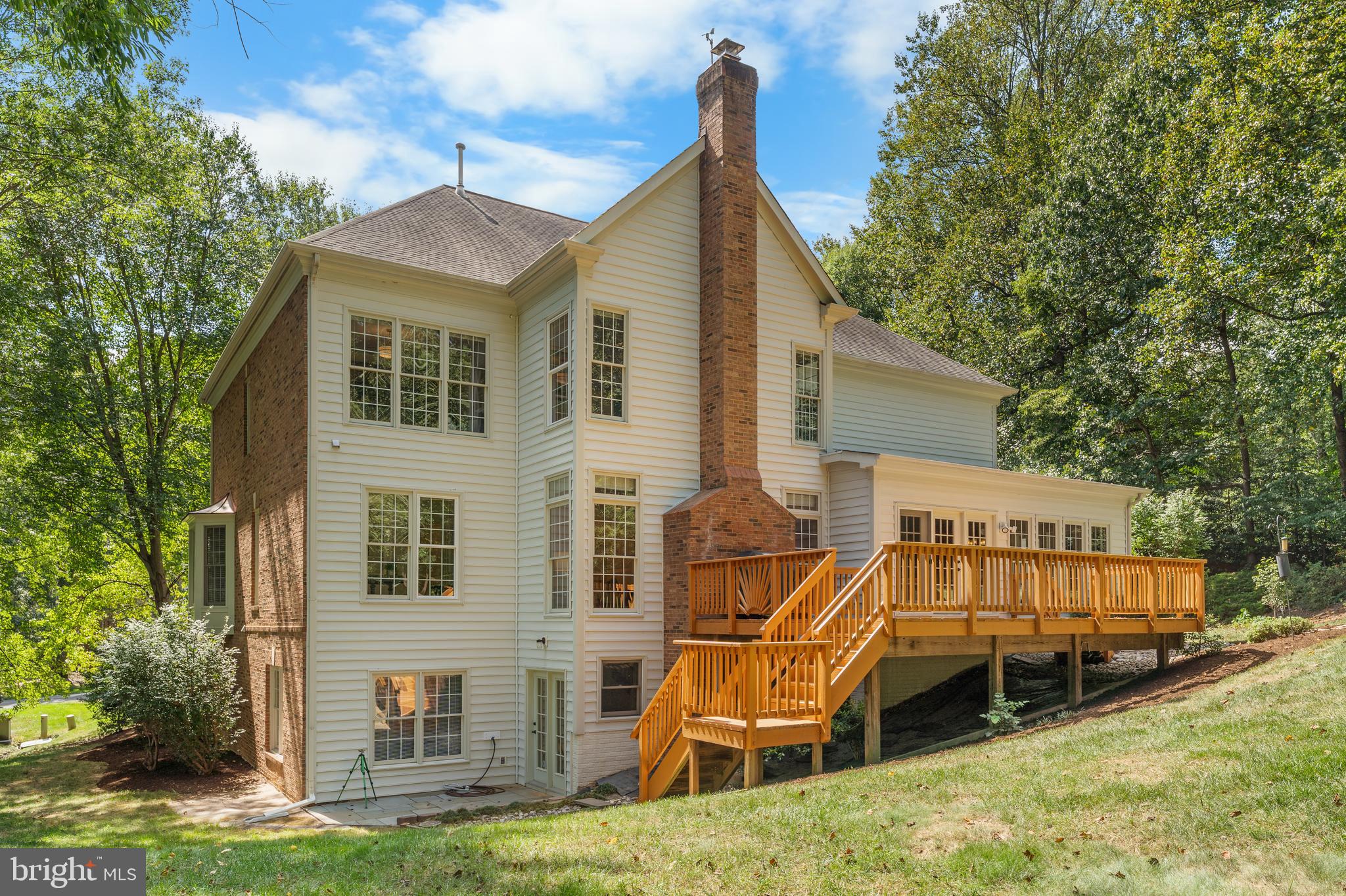 3227 FOXVALE DRIVE
