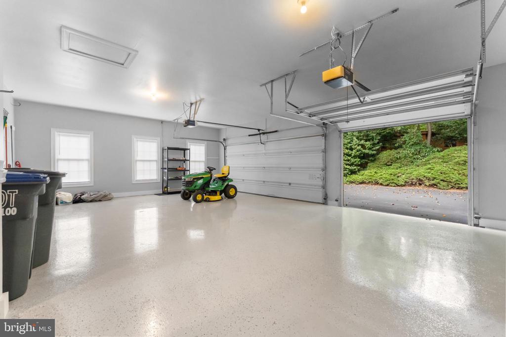 3227 FOXVALE DRIVE