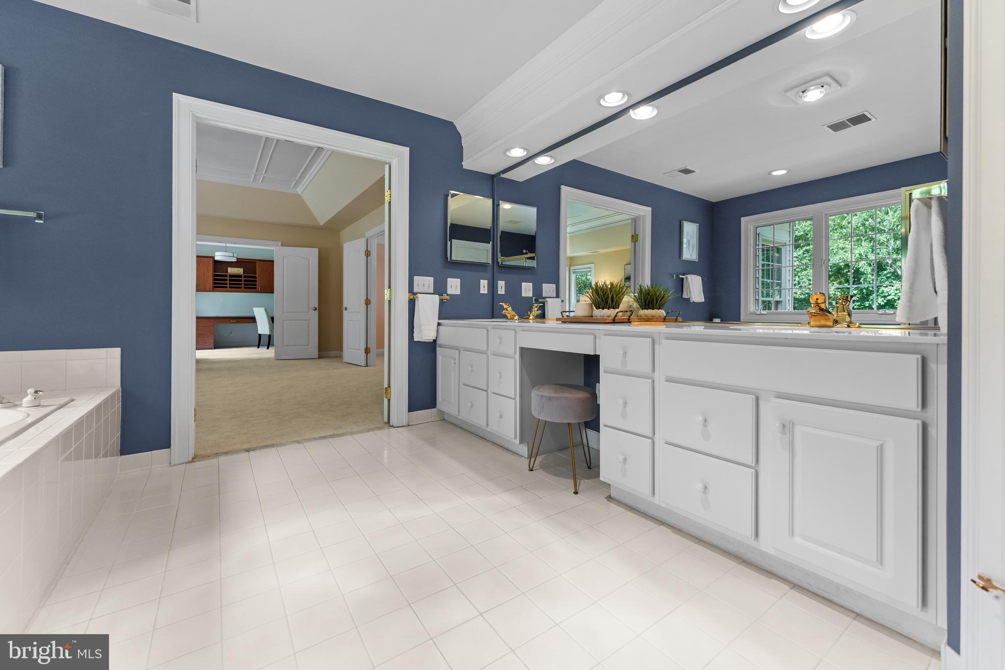 3227 FOXVALE DRIVE